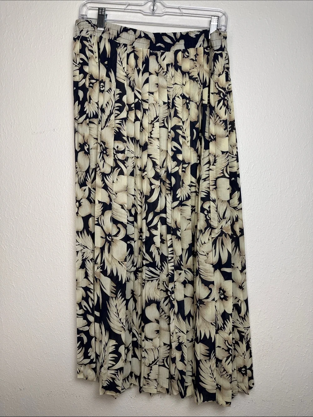 Vintage Black and Cream Floral Pleated Maxi Skirt